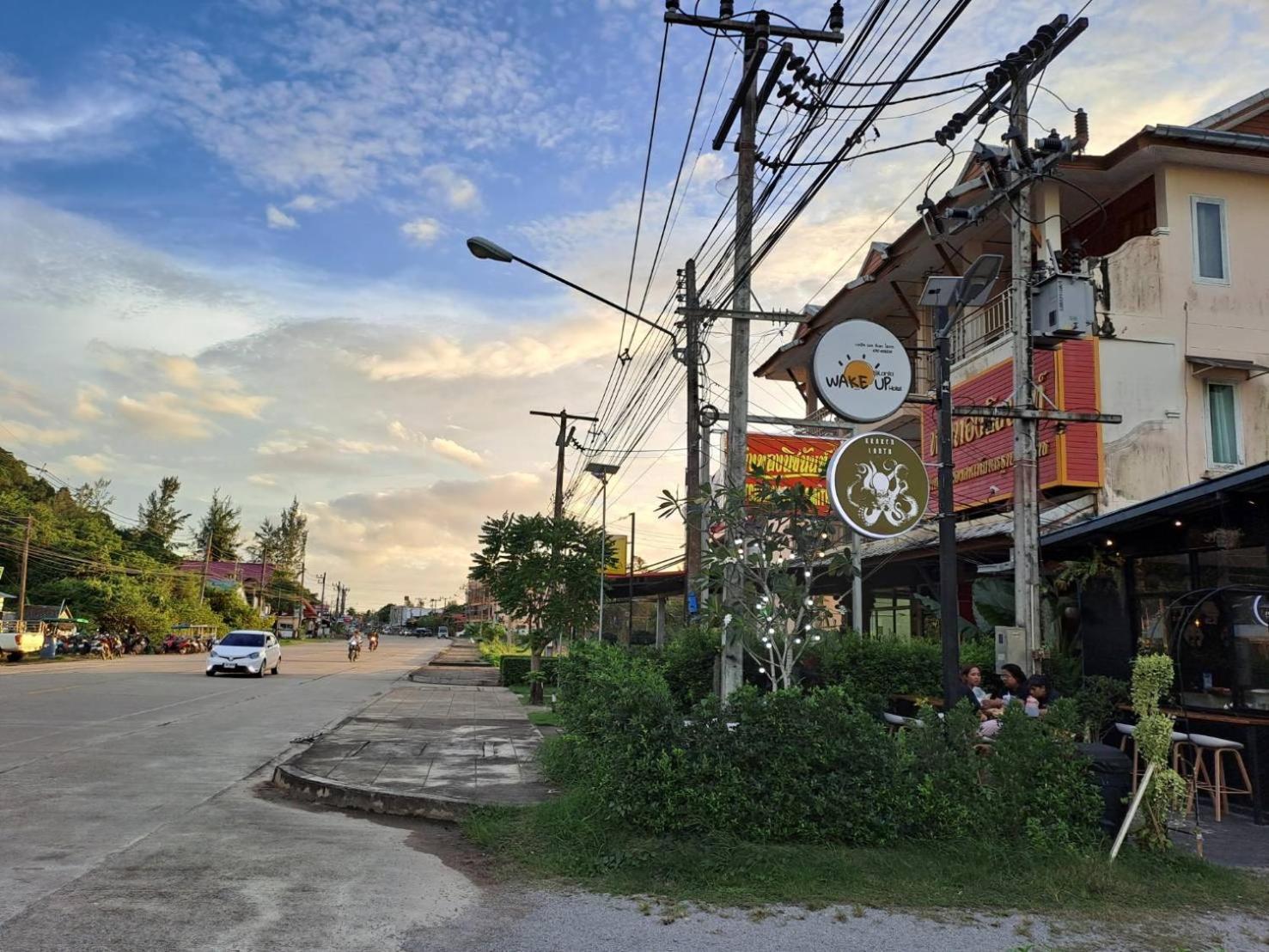Wake Up @Lanta Hotel : Cafe Ko Lanta Exterior foto
